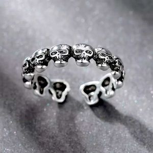 💀 Silver Plated Skull Retro Grunge Ring 💀